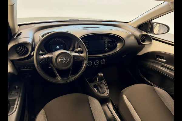 Toyota Aygo X 1.0 AUTOMAAT BI-TONE GARANTIE TOT 08-2032! AUTOMAAT. CAMERA . SLECHTS 38.000 KM . APPLE CARPLAY & ANDRIOD AUTO