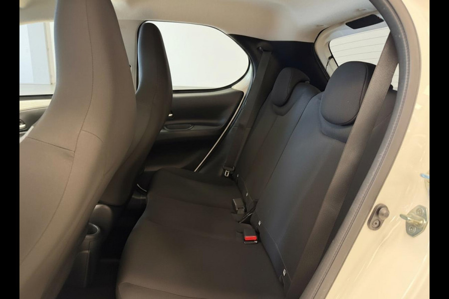 Toyota Aygo X 1.0 AUTOMAAT BI-TONE GARANTIE TOT 08-2032! AUTOMAAT. CAMERA . SLECHTS 38.000 KM . APPLE CARPLAY & ANDRIOD AUTO