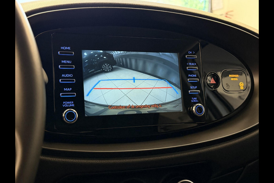 Toyota Aygo X 1.0 AUTOMAAT BI-TONE GARANTIE TOT 08-2032! AUTOMAAT. CAMERA . SLECHTS 38.000 KM . APPLE CARPLAY & ANDRIOD AUTO