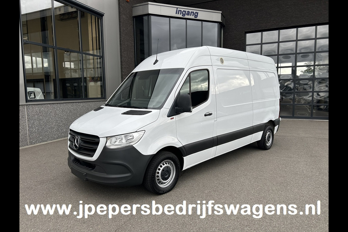 Mercedes-Benz Sprinter 314 CDI L2 H2 MBUX / Trekhaak / Camera / Carplay navigatie / Airco / 270 Graden achterdeuren