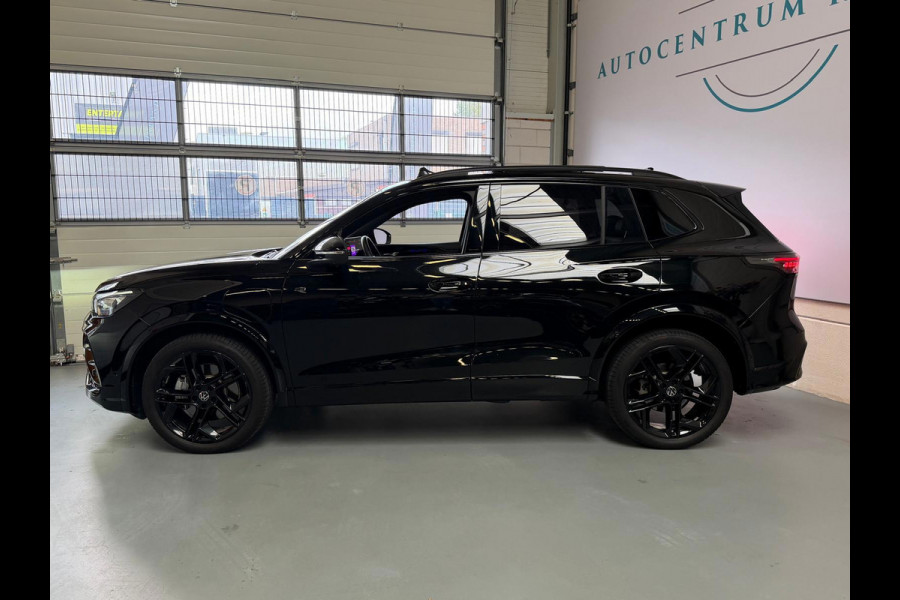 Volkswagen Tiguan 1.5 eHybrid R-Line, Panoramadak, HUD, Massage Stoelen, Trekhaak, 360 Camera