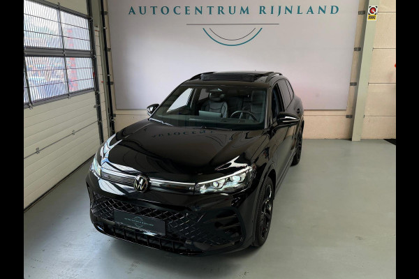 Volkswagen Tiguan 1.5 eHybrid R-Line, Panoramadak, HUD, Massage Stoelen, Trekhaak, 360 Camera