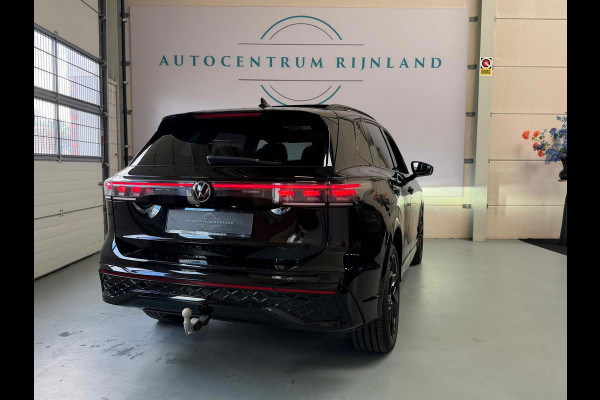 Volkswagen Tiguan 1.5 eHybrid R-Line, Panoramadak, HUD, Massage Stoelen, Trekhaak, 360 Camera