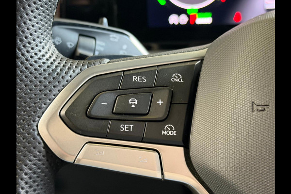 Volkswagen Tiguan 1.5 eHybrid R-Line, Panoramadak, HUD, Massage Stoelen, Trekhaak, 360 Camera