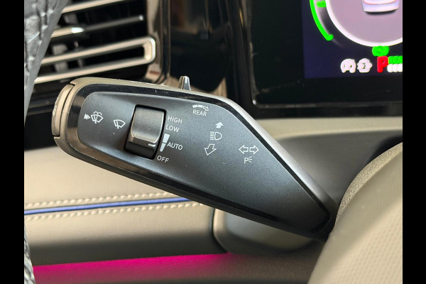Volkswagen Tiguan 1.5 eHybrid R-Line, Panoramadak, HUD, Massage Stoelen, Trekhaak, 360 Camera