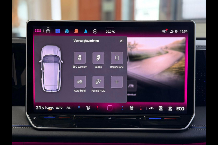 Volkswagen Tiguan 1.5 eHybrid R-Line, Panoramadak, HUD, Massage Stoelen, Trekhaak, 360 Camera