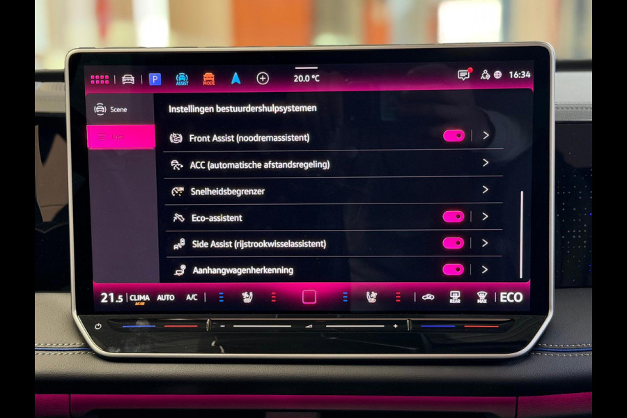 Volkswagen Tiguan 1.5 eHybrid R-Line, Panoramadak, HUD, Massage Stoelen, Trekhaak, 360 Camera