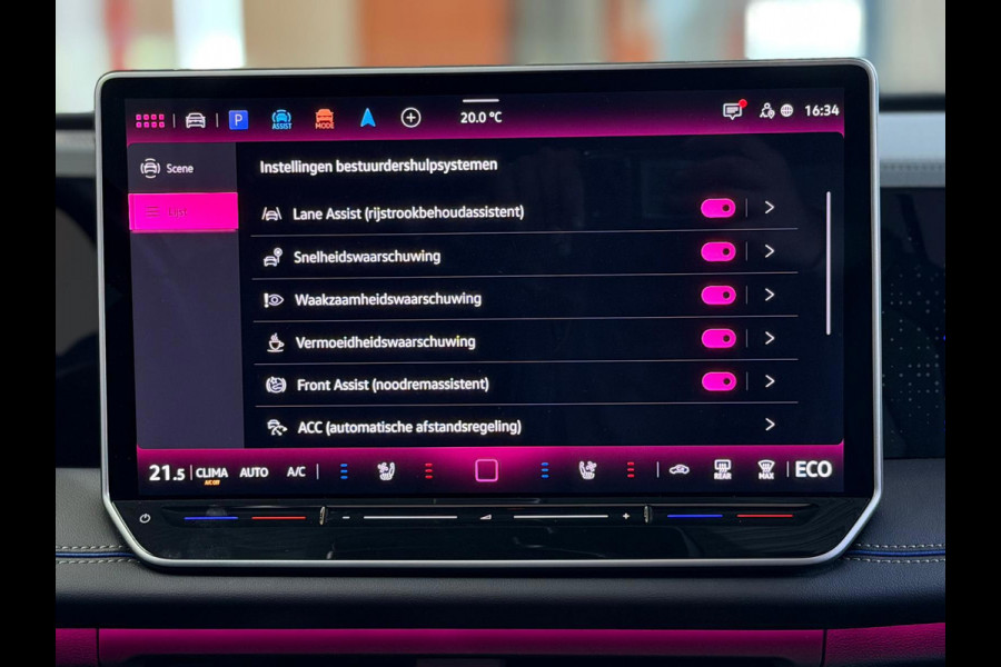 Volkswagen Tiguan 1.5 eHybrid R-Line, Panoramadak, HUD, Massage Stoelen, Trekhaak, 360 Camera