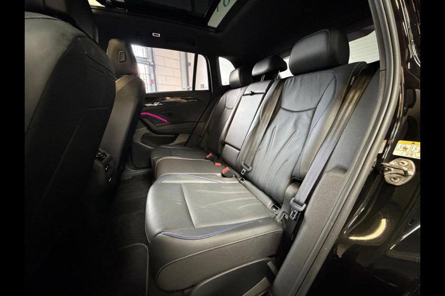 Volkswagen Tiguan 1.5 eHybrid R-Line, Panoramadak, HUD, Massage Stoelen, Trekhaak, 360 Camera