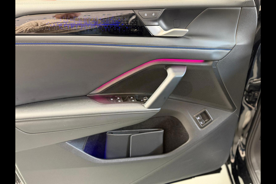 Volkswagen Tiguan 1.5 eHybrid R-Line, Panoramadak, HUD, Massage Stoelen, Trekhaak, 360 Camera