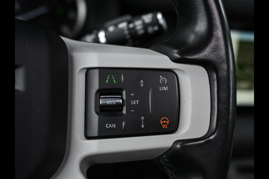 Land Rover Defender 110 2.0 P400e 110 SE Panoramadak | NL-Auto | Meridian Sound | 360 Camera | Luchtvering | Memory Seats | Koelbox | Stuurverwarming | Stoelverwarming V+A | Trekhaak |