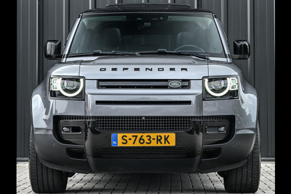 Land Rover Defender 110 2.0 P400e 110 SE Panoramadak | NL-Auto | Meridian Sound | 360 Camera | Luchtvering | Memory Seats | Koelbox | Stuurverwarming | Stoelverwarming V+A | Trekhaak |