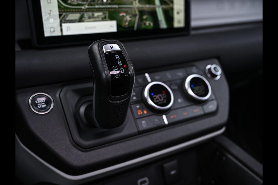 Land Rover Defender 110 2.0 P400e 110 SE Panoramadak | NL-Auto | Meridian Sound | 360 Camera | Luchtvering | Memory Seats | Koelbox | Stuurverwarming | Stoelverwarming V+A | Trekhaak |