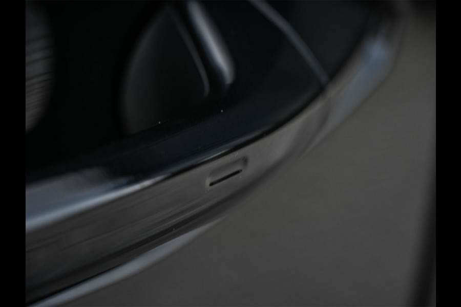Audi A3 Sportback 45 TFSI e S edition Competition | Panoramadak | 5 jr Garantie | HUD | Sonos Sound | Camera | Ambiance interieur | Active Cruise | S-Seats + Memory | Stoelverwarming | Keyless |
