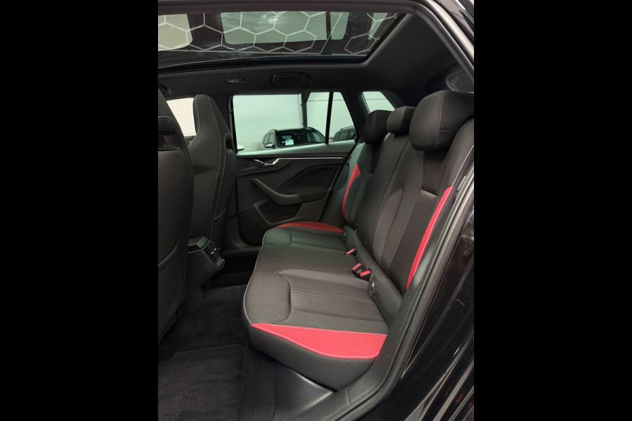Škoda Kamiq 1.5 TSI Monte Carlo Pano CarPlay Camera
