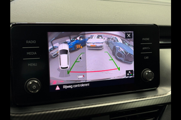 Škoda Kamiq 1.5 TSI Monte Carlo Pano CarPlay Camera