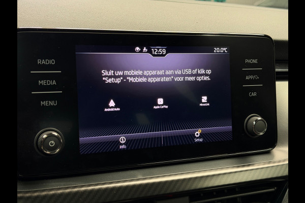 Škoda Kamiq 1.5 TSI Monte Carlo Pano CarPlay Camera