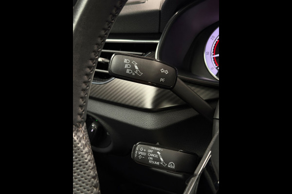 Škoda Kamiq 1.5 TSI Monte Carlo Pano CarPlay Camera