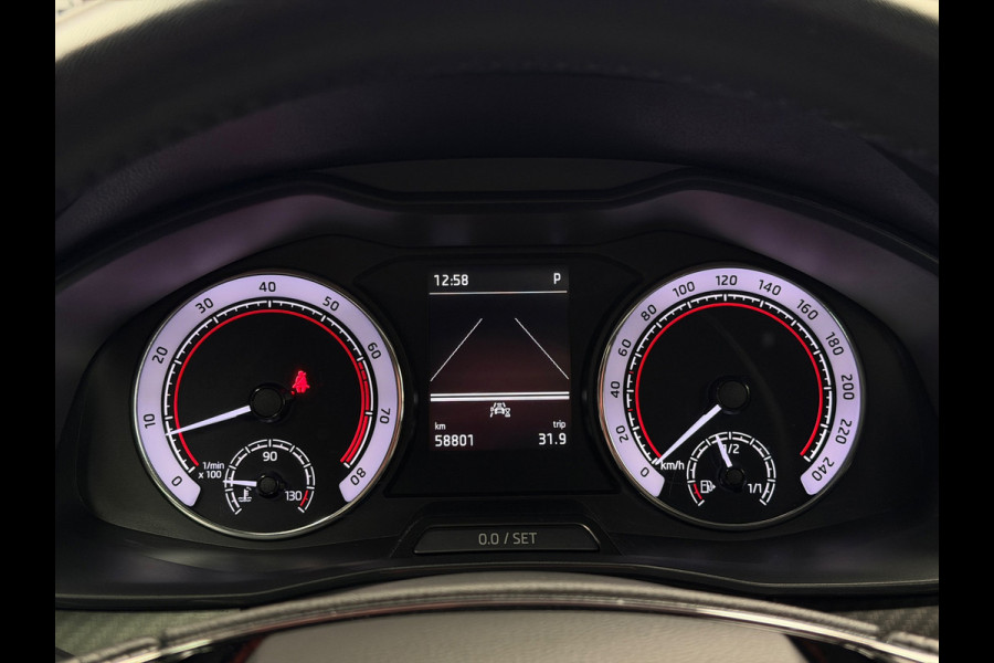 Škoda Kamiq 1.5 TSI Monte Carlo Pano CarPlay Camera