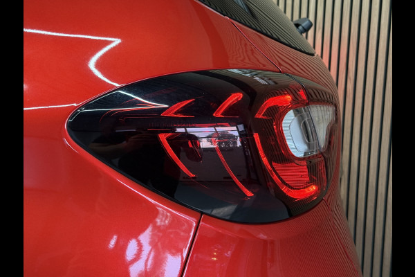 Renault Captur 1.3 TCe 150pk Version S | Navi | Camera | Dodehoek | Stoelverwarming | LED | PDC |