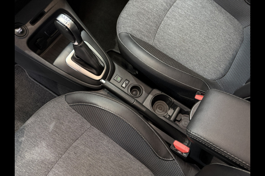 Renault Captur 1.3 TCe 150pk Version S | Navi | Camera | Dodehoek | Stoelverwarming | LED | PDC |