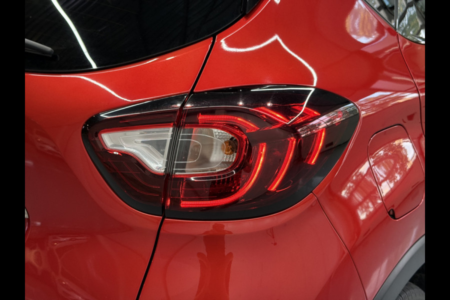 Renault Captur 1.3 TCe 150pk Version S | Navi | Camera | Dodehoek | Stoelverwarming | LED | PDC |