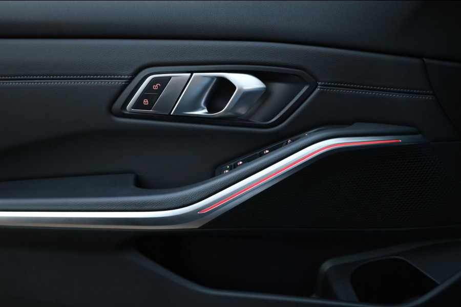 BMW 3-serie 320i M-Sport LED/VIRTUAL/SFEER/PANORAMADAK/LEDER+S.VERWAMRING/19" LMV/PDC/CRUISE/ECC/12 MND GARANTIE!