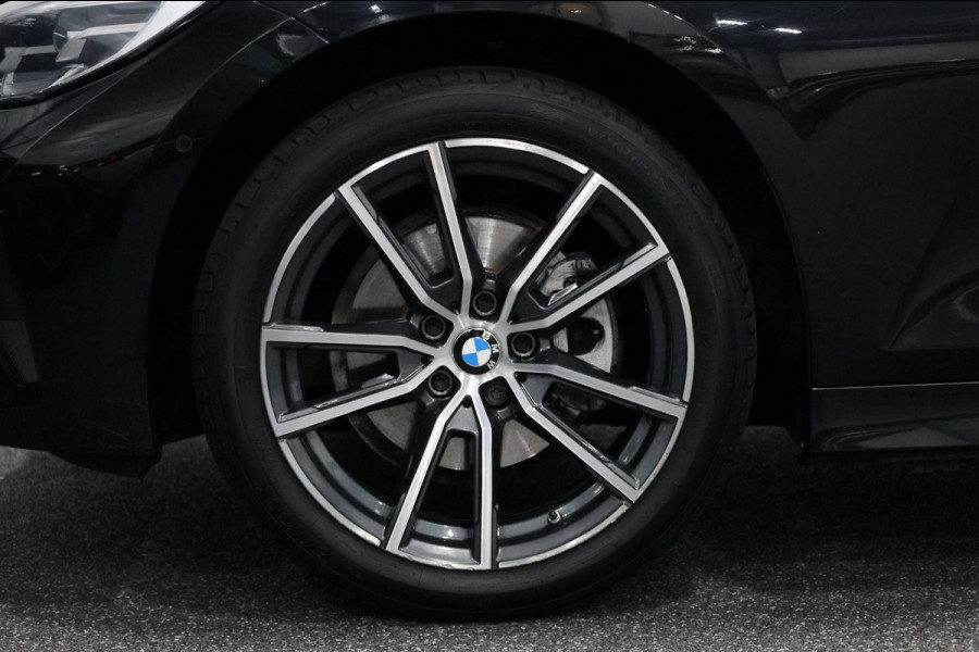 BMW 3-serie 320i M-Sport LED/VIRTUAL/SFEER/PANORAMADAK/LEDER+S.VERWAMRING/19" LMV/PDC/CRUISE/ECC/12 MND GARANTIE!