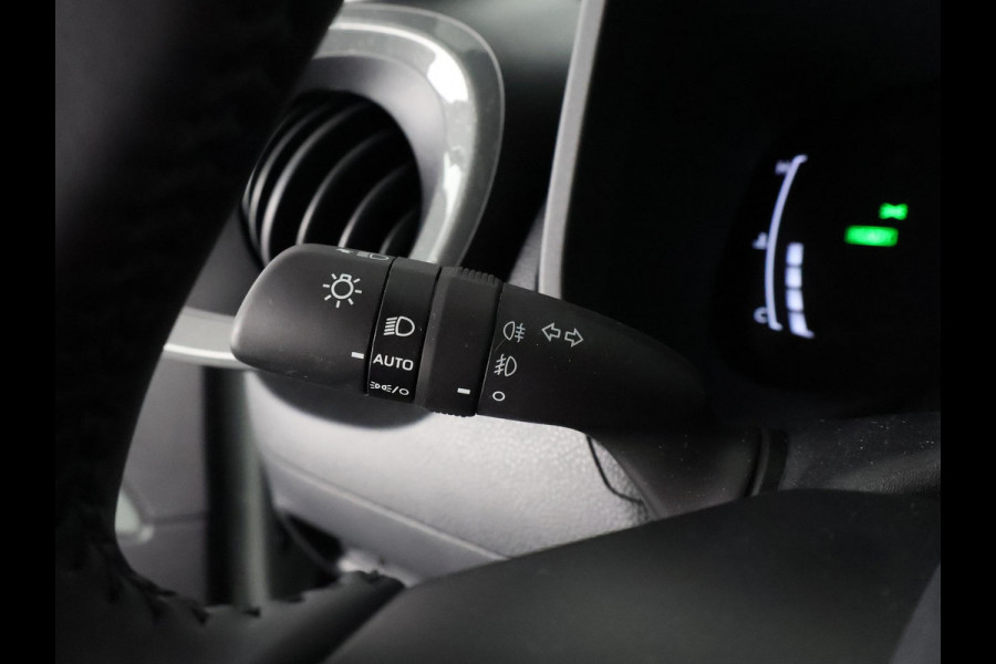 Toyota Aygo X HYBRID PULSE BI-TONE GARANTIE TOT 2036**RIJKLAAR** APPLE CARPLAY & ANDRIOD AUTO . ADAPTIEVE CRUISE CONTROL . ACHTERUITRIJ CAMERA .