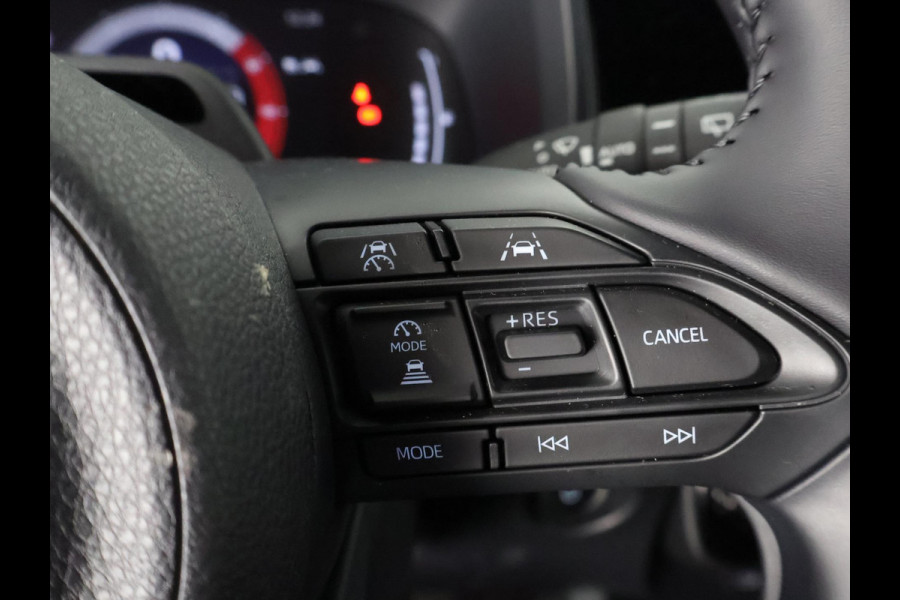 Toyota Aygo X HYBRID PULSE BI-TONE GARANTIE TOT 2036**RIJKLAAR** APPLE CARPLAY & ANDRIOD AUTO . ADAPTIEVE CRUISE CONTROL . ACHTERUITRIJ CAMERA .