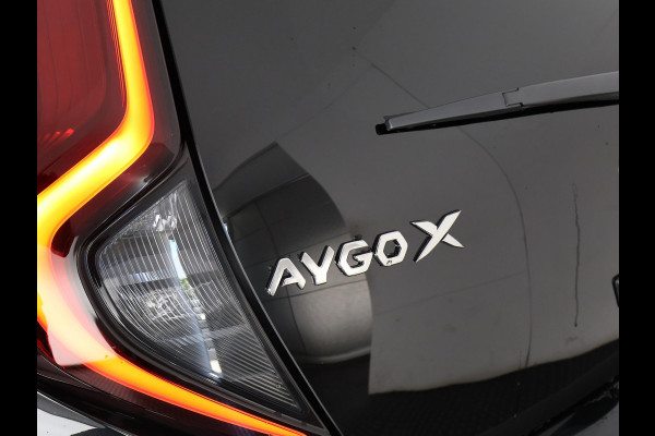 Toyota Aygo X HYBRID PULSE BI-TONE GARANTIE TOT 2036**RIJKLAAR** APPLE CARPLAY & ANDRIOD AUTO . ADAPTIEVE CRUISE CONTROL . ACHTERUITRIJ CAMERA .