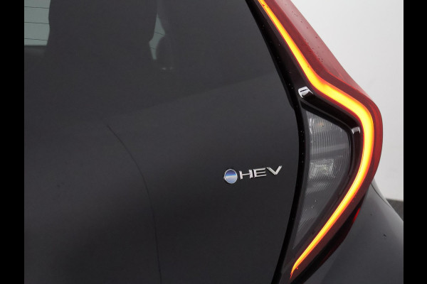 Toyota Aygo X HYBRID PULSE BI-TONE GARANTIE TOT 2036**RIJKLAAR** APPLE CARPLAY & ANDRIOD AUTO . ADAPTIEVE CRUISE CONTROL . ACHTERUITRIJ CAMERA .