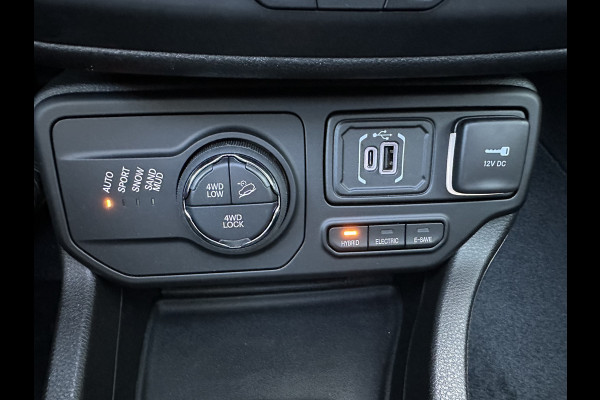 Jeep Renegade 4xe 240 Plug-in Hybrid The North Star (Elektrisch Schuifdak - Navigatie - Apple Carplay - Camera - Stoel & Stuurverwarming - LED