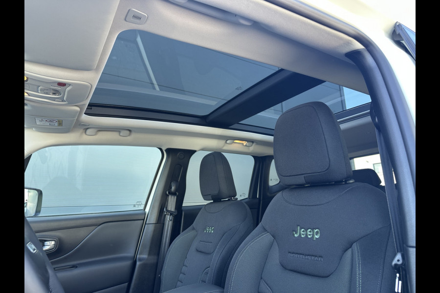 Jeep Renegade 4xe 240 Plug-in Hybrid The North Star (Elektrisch Schuifdak - Navigatie - Apple Carplay - Camera - Stoel & Stuurverwarming - LED