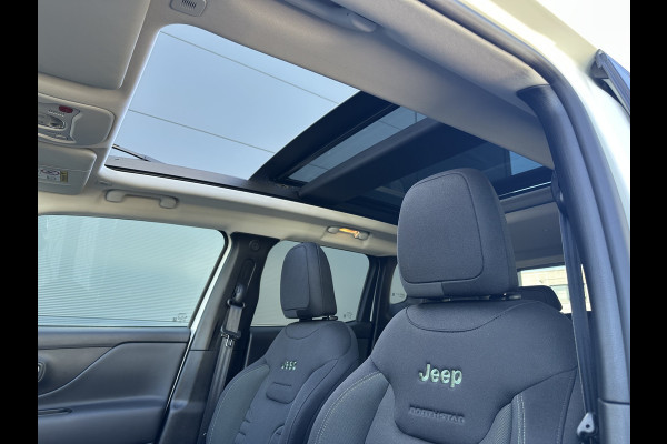 Jeep Renegade 4xe 240 Plug-in Hybrid The North Star (Elektrisch Schuifdak - Navigatie - Apple Carplay - Camera - Stoel & Stuurverwarming - LED