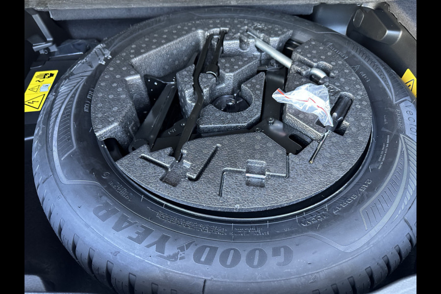 Jeep Renegade 4xe 240 Plug-in Hybrid The North Star (Elektrisch Schuifdak - Navigatie - Apple Carplay - Camera - Stoel & Stuurverwarming - LED