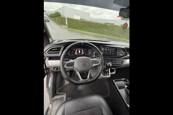 Volkswagen Transporter 2.0 TDI L2H1 28 Bulli Black Edition Virtual, Adaptieve Cruise, Camera, Carlay, LED, Stoelverwarming, Leder, 150pk, Automaat, Uniek!