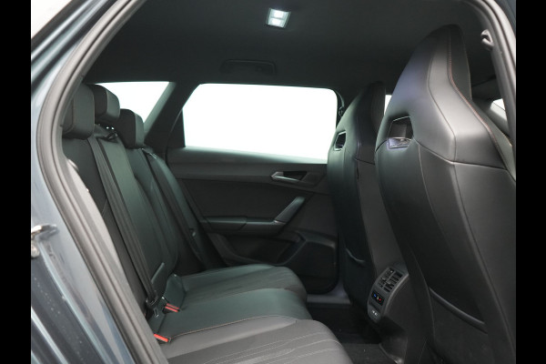 CUPRA Leon Sportstourer 1.4 e-Hybrid PHEV 245pk Dealer O.H | Trekhaak | Adaptive Cruise | Sportstoelen & Stuur Verwarmd | Apple Carplay | Sfeerverlichting | Keyless | Virtual | Navigatie | DAB | 19"L.M |