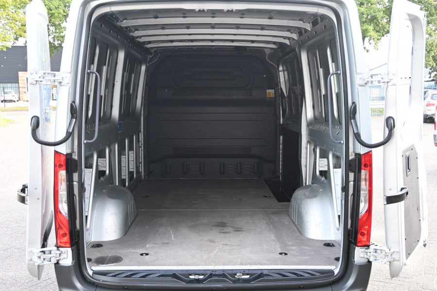 Mercedes-Benz Sprinter 315 CDI L2H1 RWD Geveerde stoel, Trekhaak, Apple Carplay/Android Auto