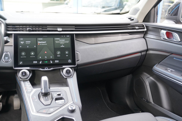 Lynk & Co 01 1.5|Prijs incl. 12 mnd garantie| PDC Panoramadak LMV Navi Apple carplay/Android auto Camera