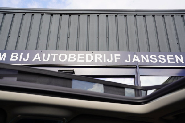 Lynk & Co 01 1.5|Prijs incl. 12 mnd garantie| PDC Panoramadak LMV Navi Apple carplay/Android auto Camera