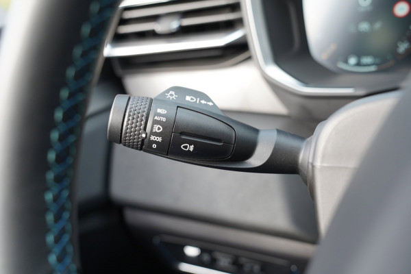 Lynk & Co 01 1.5|Prijs incl. 12 mnd garantie| PDC Panoramadak LMV Navi Apple carplay/Android auto Camera