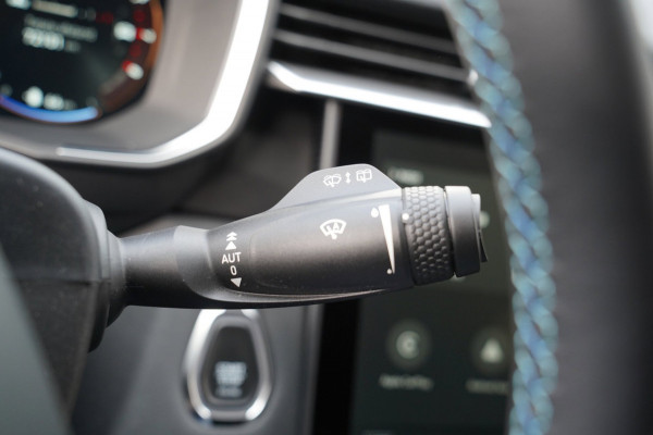 Lynk & Co 01 1.5|Prijs incl. 12 mnd garantie| PDC Panoramadak LMV Navi Apple carplay/Android auto Camera