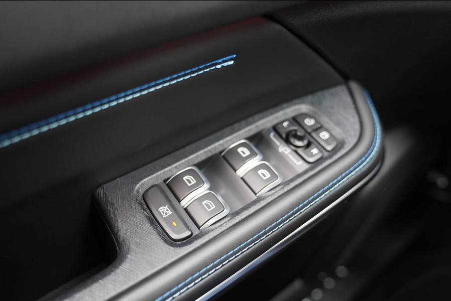 Lynk & Co 01 1.5|Prijs incl. 12 mnd garantie| PDC Panoramadak LMV Navi Apple carplay/Android auto Camera