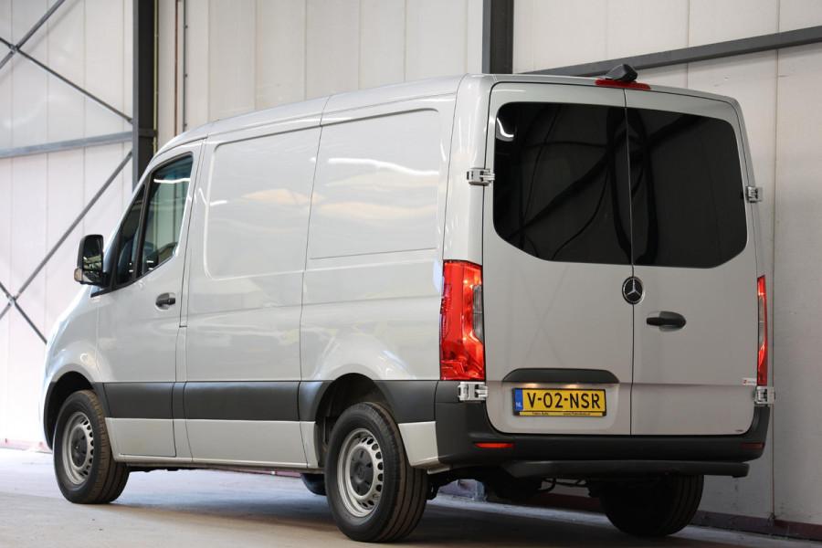 Mercedes-Benz Sprinter 317 L1H1 170PK 2000KG TREKVERMOGEN