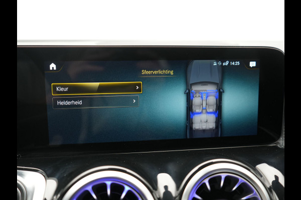 Mercedes-Benz EQB 300 4MATIC Progressive 7 Persoons 67 kWh 228pk Dealer O.H | SOH 96.1% | Cruise Control | MBUX Widescreen Navi | Camera | Sfeerverlichting | Virtual | DAB | 19"L.M |
