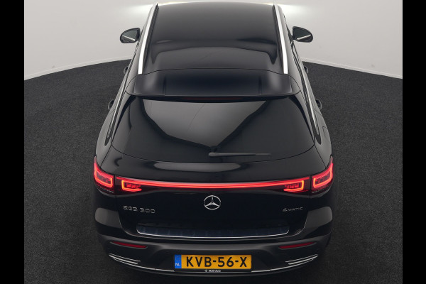 Mercedes-Benz EQB 300 4MATIC Progressive 7 Persoons 67 kWh 228pk Dealer O.H | SOH 96.1% | Cruise Control | MBUX Widescreen Navi | Camera | Sfeerverlichting | Virtual | DAB | 19"L.M |