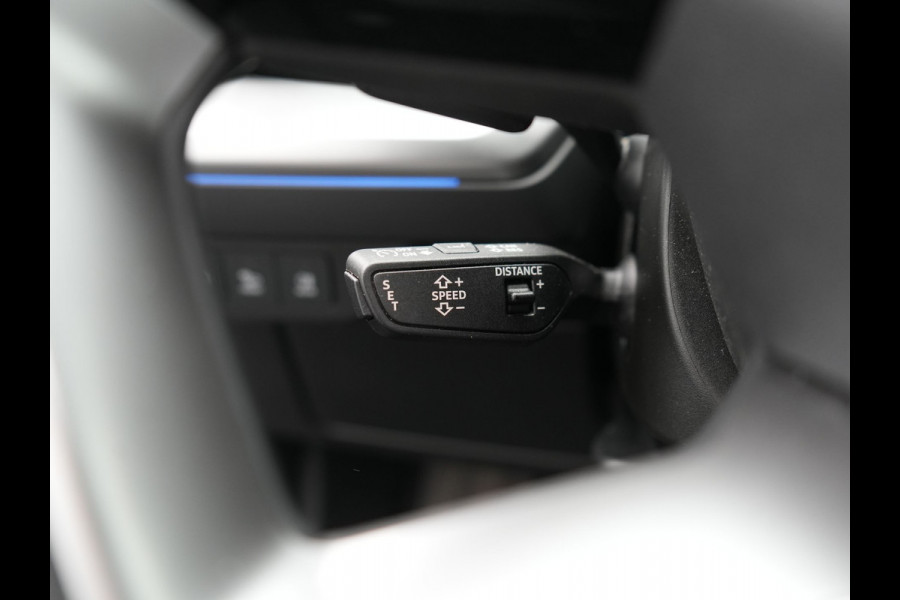 Audi Q4 e-tron 40 Advanced edition 77 kWh 204pk Dealer O.H | SOH 96.6% | Panodak | Adaptive Cruise | Matrix LED | Camera | Sportstoelen Verwarmd | Blis | Sfeerverlichting | Apple Carplay | DAB | Navigatie | 20"L.M