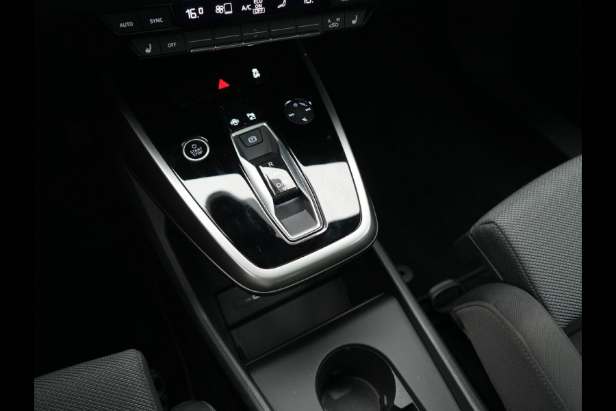 Audi Q4 e-tron 40 Advanced edition 77 kWh 204pk Dealer O.H | SOH 96.6% | Panodak | Adaptive Cruise | Matrix LED | Camera | Sportstoelen Verwarmd | Blis | Sfeerverlichting | Apple Carplay | DAB | Navigatie | 20"L.M