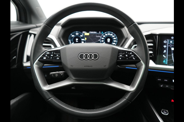 Audi Q4 e-tron 40 Advanced edition 77 kWh 204pk Dealer O.H | SOH 96.6% | Panodak | Adaptive Cruise | Matrix LED | Camera | Sportstoelen Verwarmd | Blis | Sfeerverlichting | Apple Carplay | DAB | Navigatie | 20"L.M